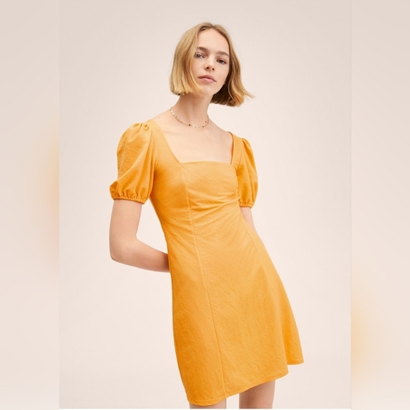 Mango Dresses & Skirts - Mango Flowy puffed-sleeve dress, Size 6